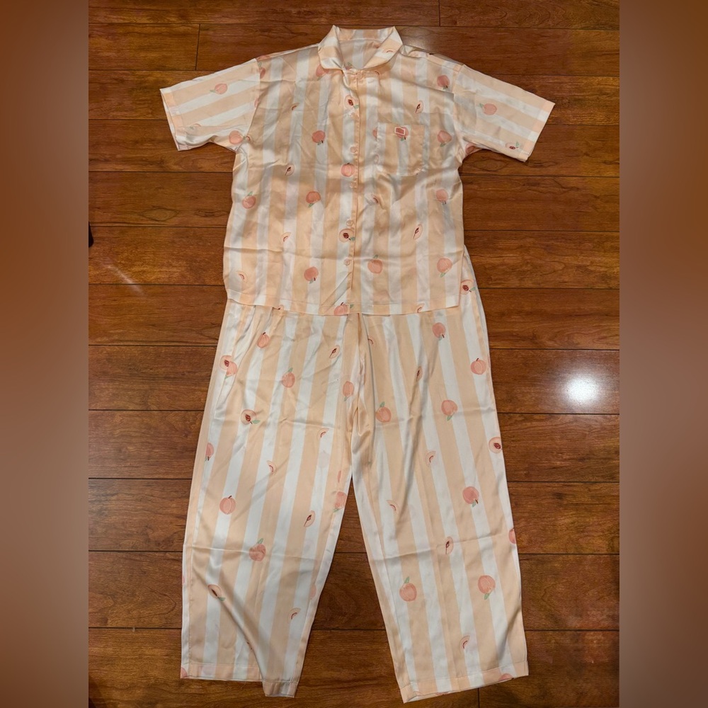 NWOT* Banana In Pajama Set, Peach print